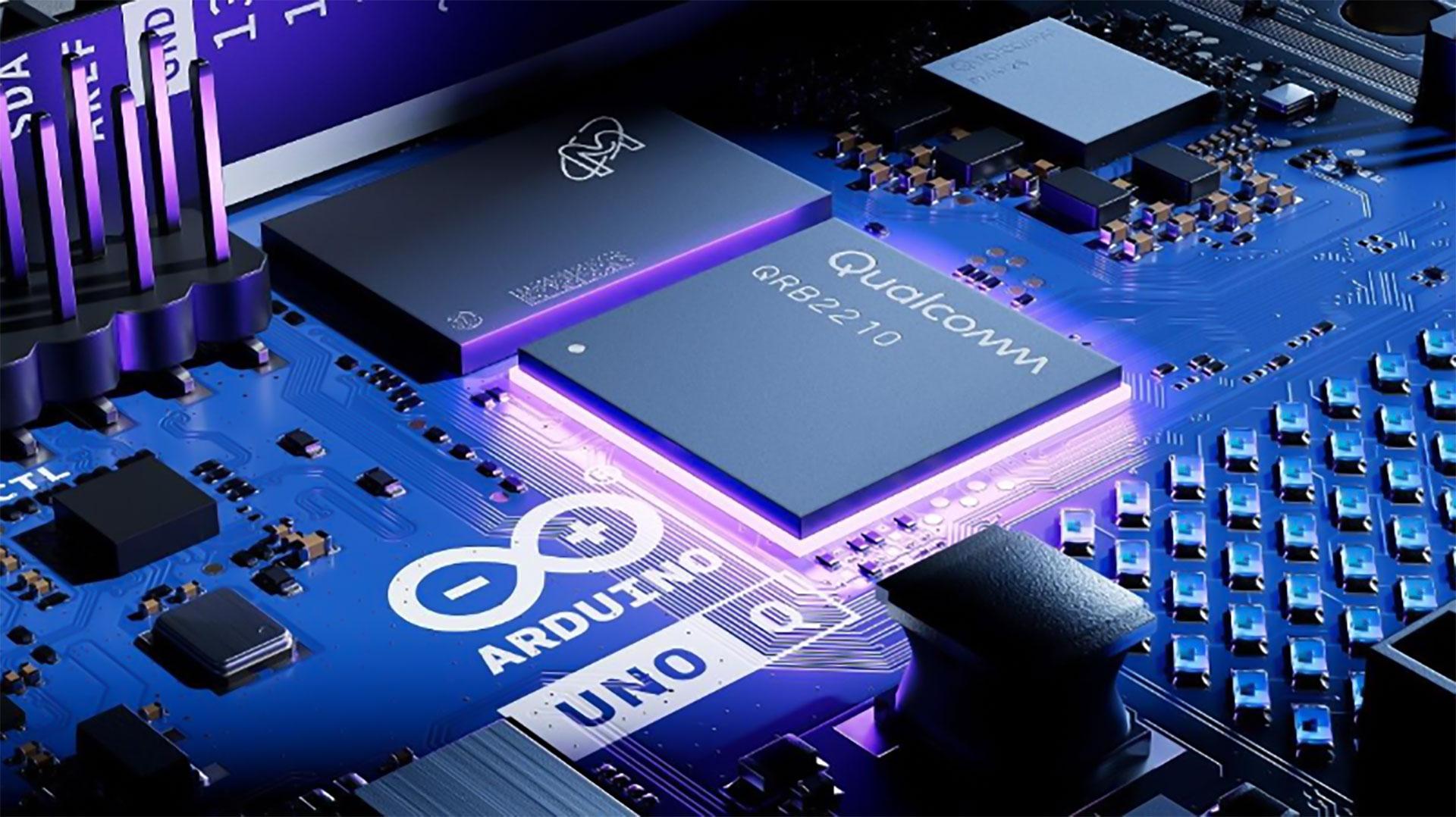 Arquitectura doble cerebro en UNO Q Arquitectura dual con Linux y RTOS en Arduino UNO Q