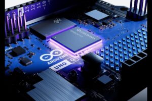 Características del Arduino UNO Q: doble cerebro, IA y Linux