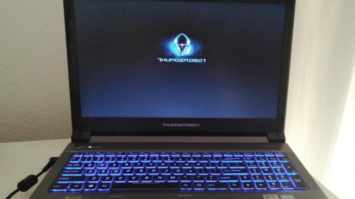 Thunderobot lanza un ordenador gaming con la CPU china Hygon C86