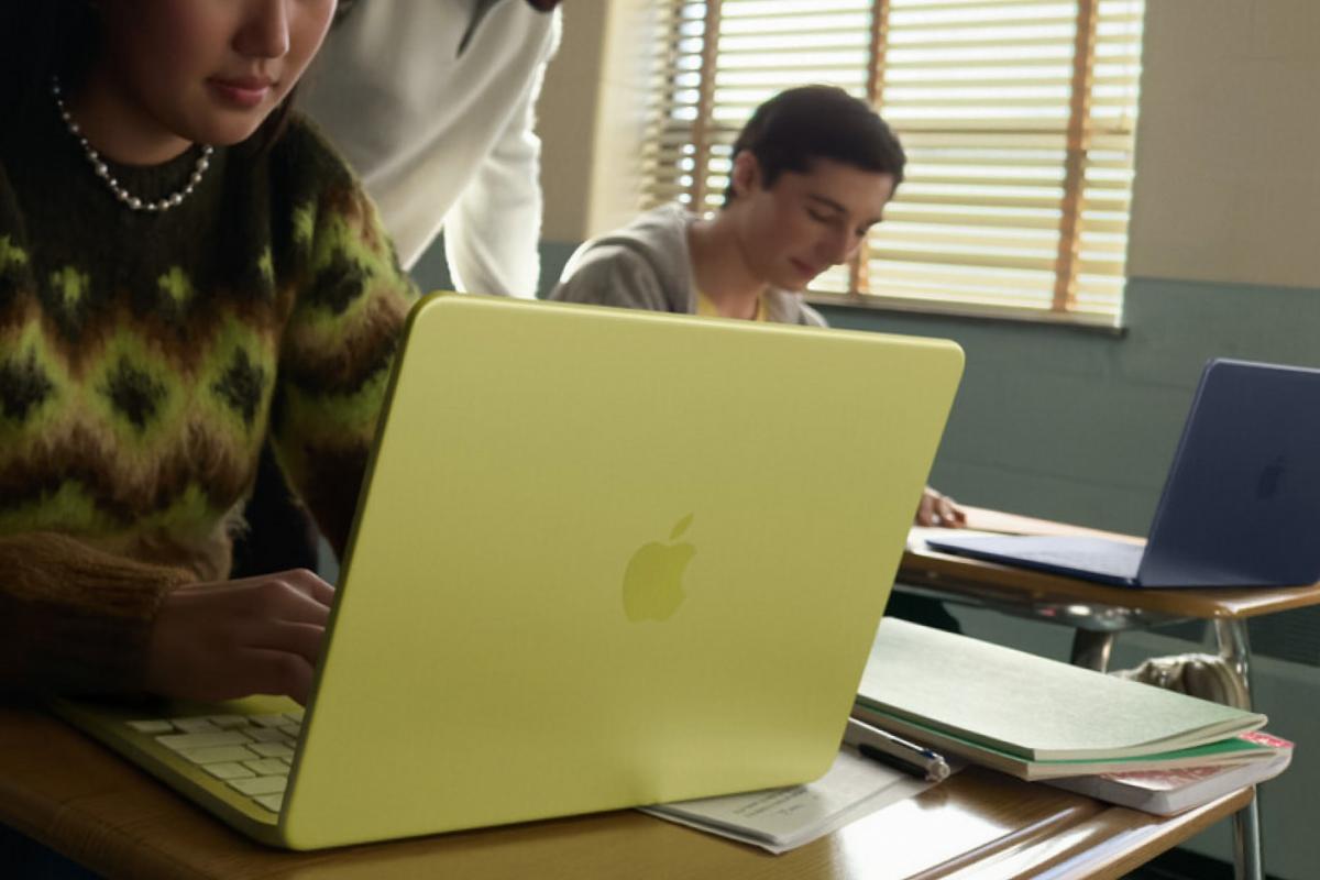 Diseño lateral del MacBook Neo Detalle lateral del MacBook Neo