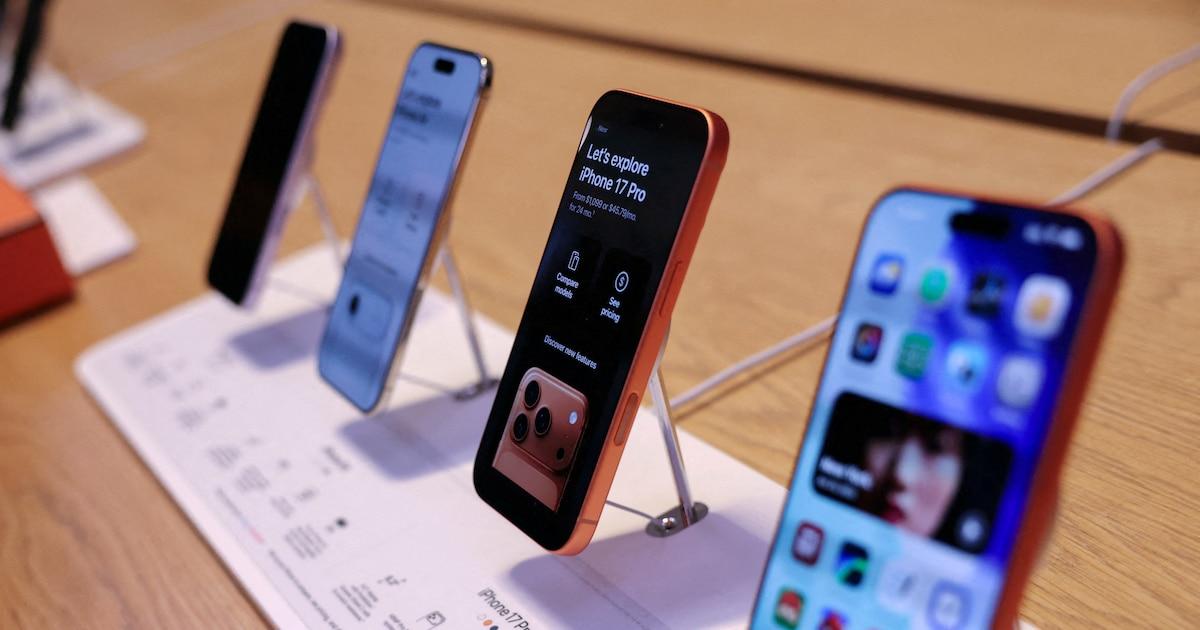 iOS 26.5.1 en iPhone Pantalla de actualización de iOS en un iPhone
