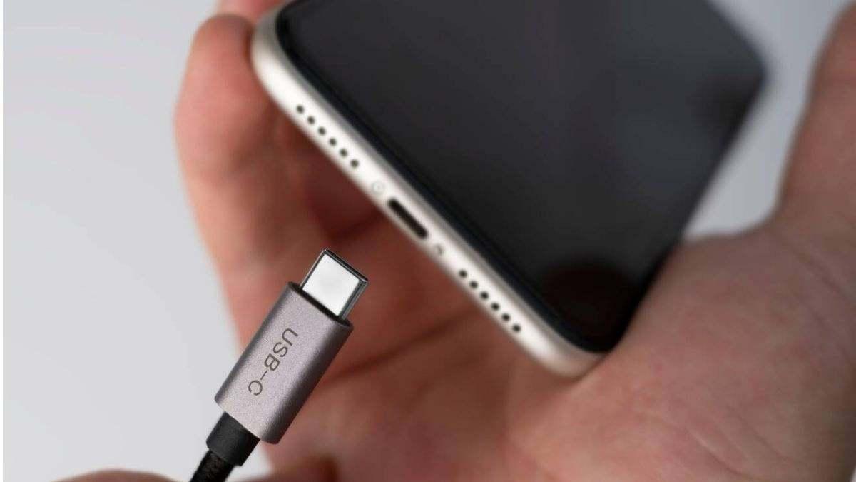 Estándares de carga rápida europea Adaptador de carga USB-C moderno