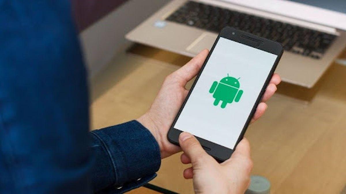 Gestión de permisos de ubicación en Android Menú de ajustes de privacidad en un smartphone
