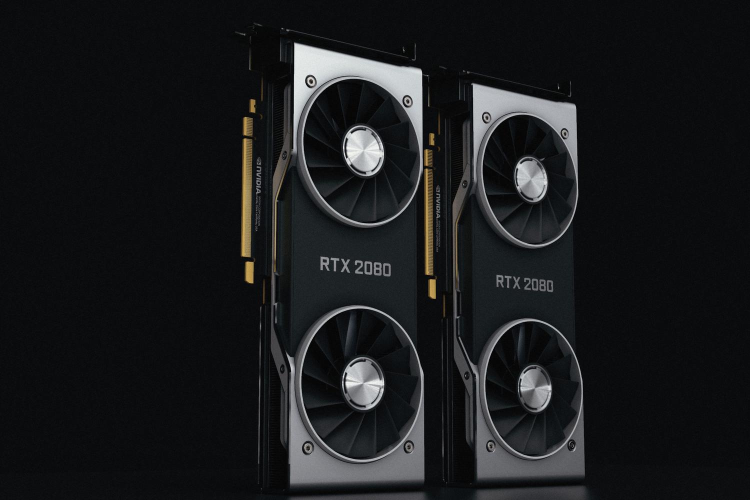 Primer plano de tarjetas gráficas NVIDIA GeForce RTX, esenciales para aprovechar el DLSS y alcanzar altos FPS en PC. Primer plano de tarjetas gráficas NVIDIA GeForce RTX, esenciales para aprovechar el DLSS y alcanzar altos FPS en PC.