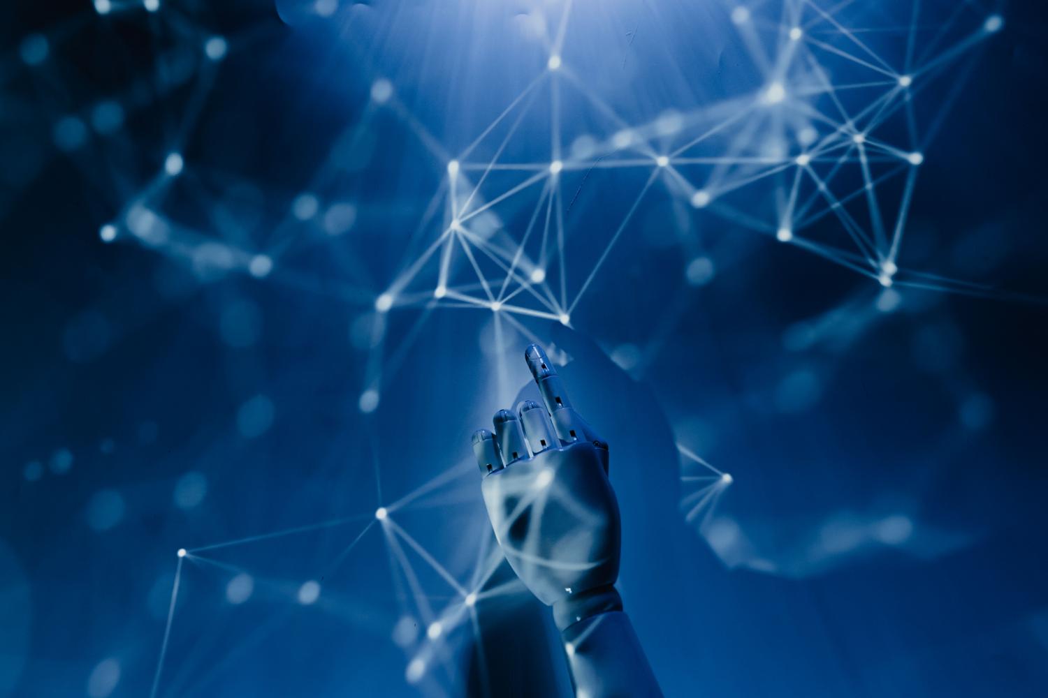 Mano robótica interactuando con una red de datos digitales, ilustrando la capacidad de los agentes para usar herramientas externas Mano robótica interactuando con una red de datos digitales, ilustrando la capacidad de los agentes para usar herramientas externas
