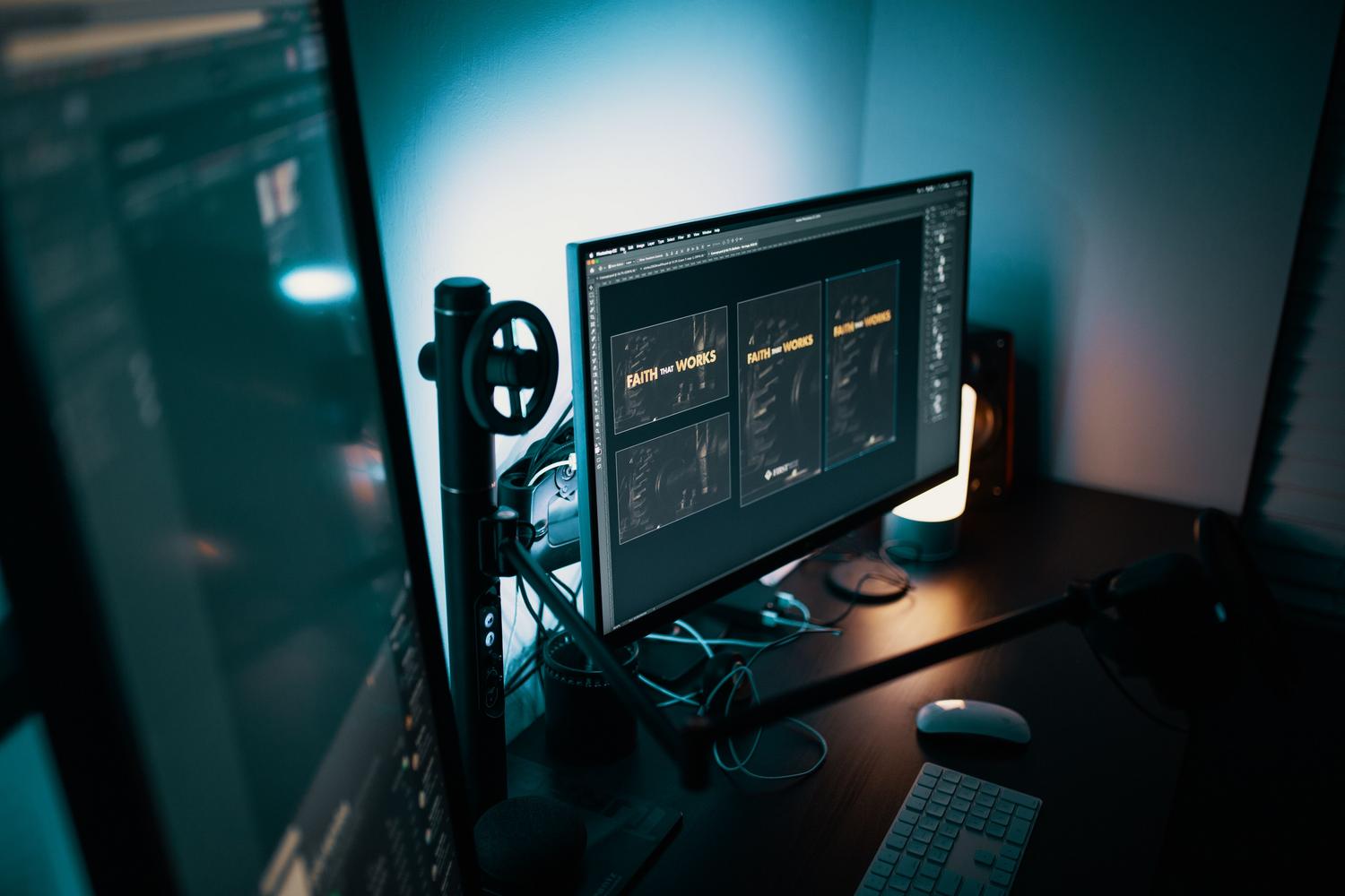Interfaz de diseño gráfico en un monitor moderno, resaltando la renderización precisa de fuentes e iconos en 1080p. Interfaz de diseño gráfico en un monitor moderno, resaltando la renderización precisa de fuentes e iconos en 1080p.